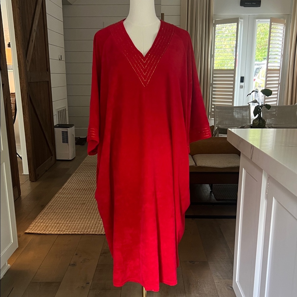 Vintage Red nightgown, mumu style, with pockets !!! Trim is gold stitch. Pretty